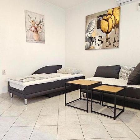Apartment Vlado เวอร์ซาร์ ภายนอก รูปภาพ