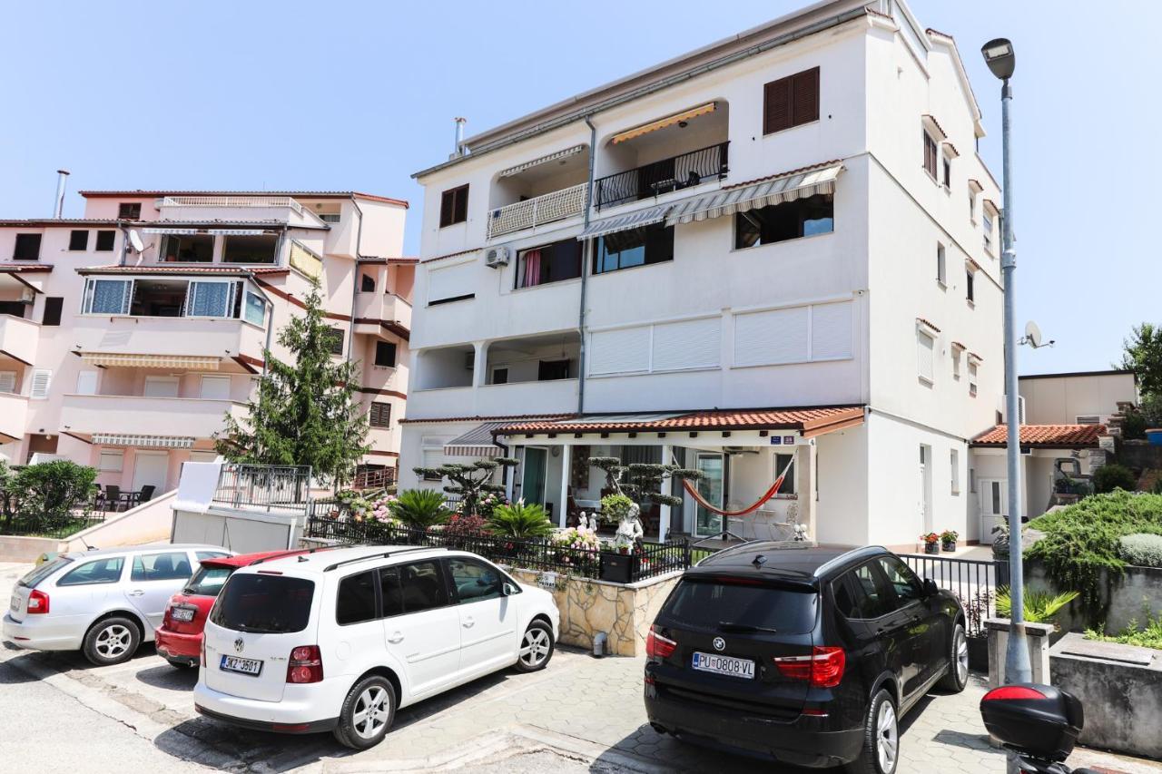 Apartment Vlado เวอร์ซาร์ ภายนอก รูปภาพ